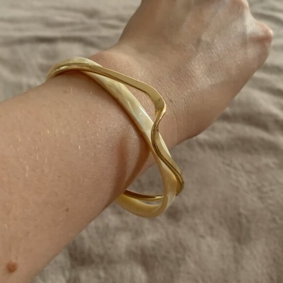 14K Gold Filled White Marble Bangle Bracelet - Picture 3 of 4